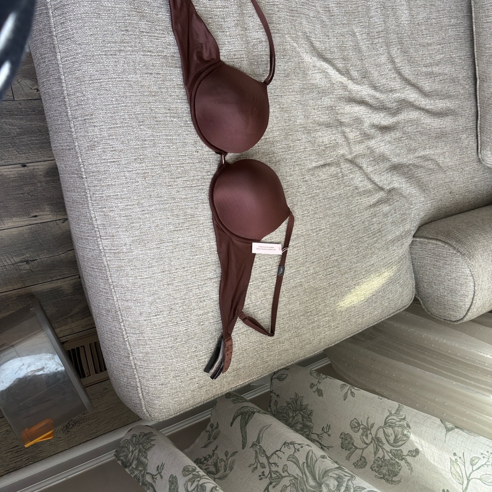 Victoria's Secret Smooth Underwire Bra in Deep Brown